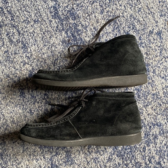 Hush Puppies Bridgeport Black Suede Shoes, Boys Size 4.5 - Picture 8 of 10